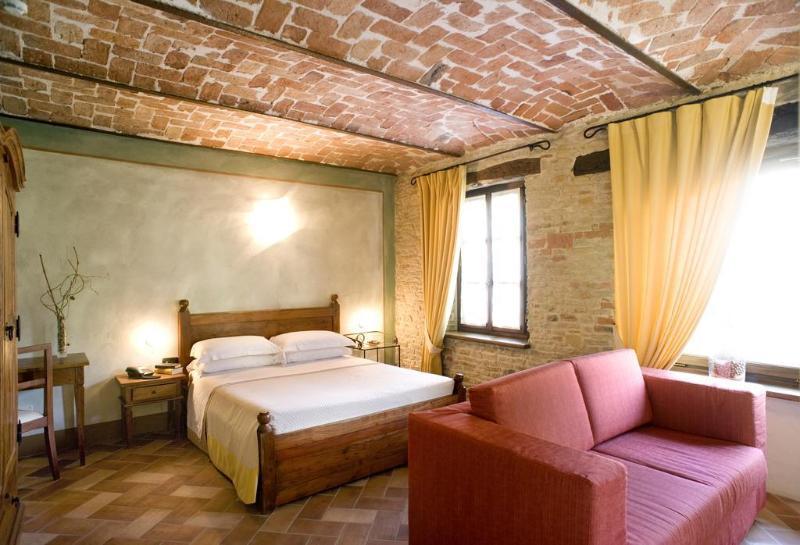 Relais Montemarino Hotel Borgomale Екстериор снимка