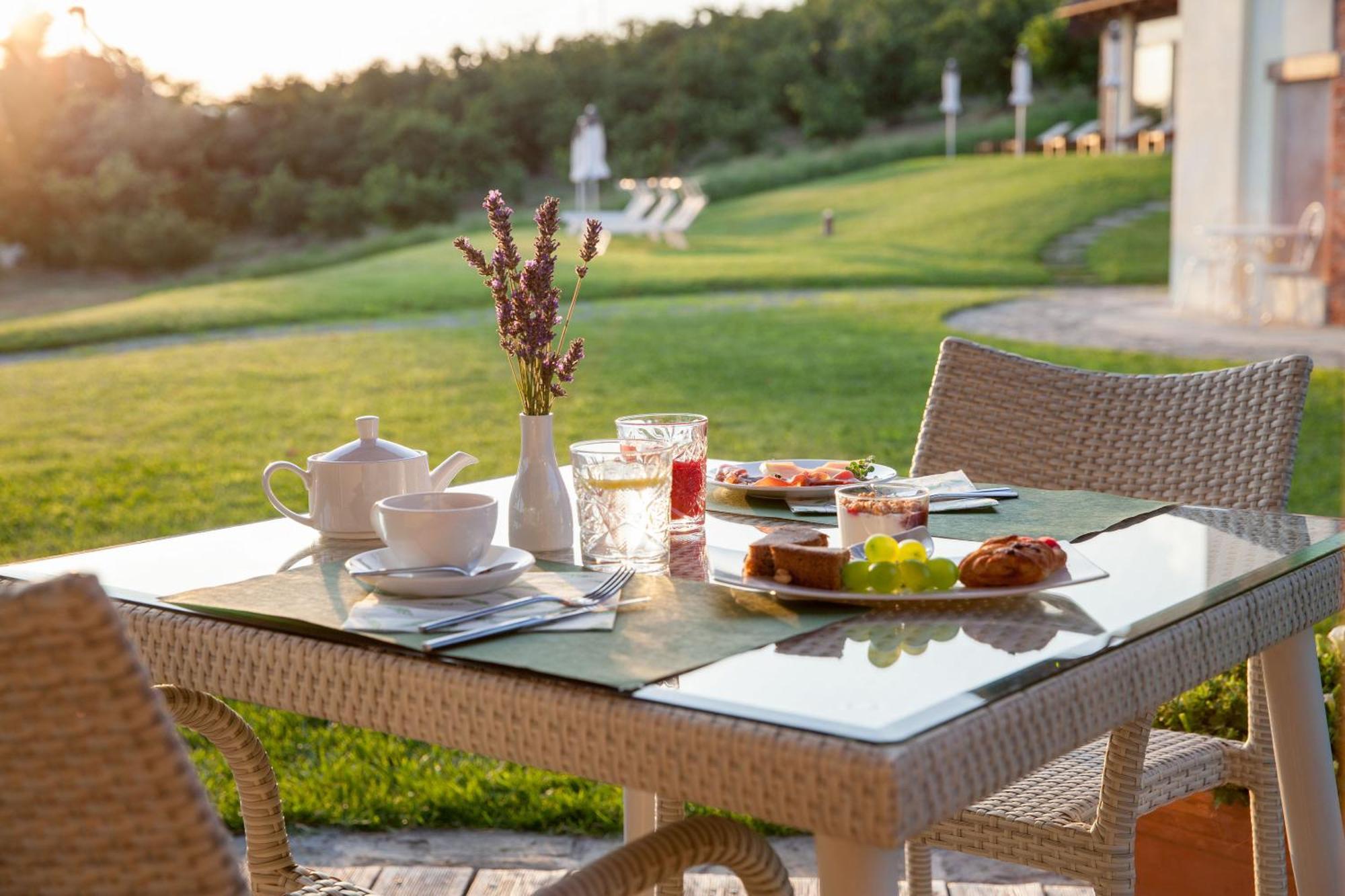 Relais Montemarino Hotel Borgomale Екстериор снимка