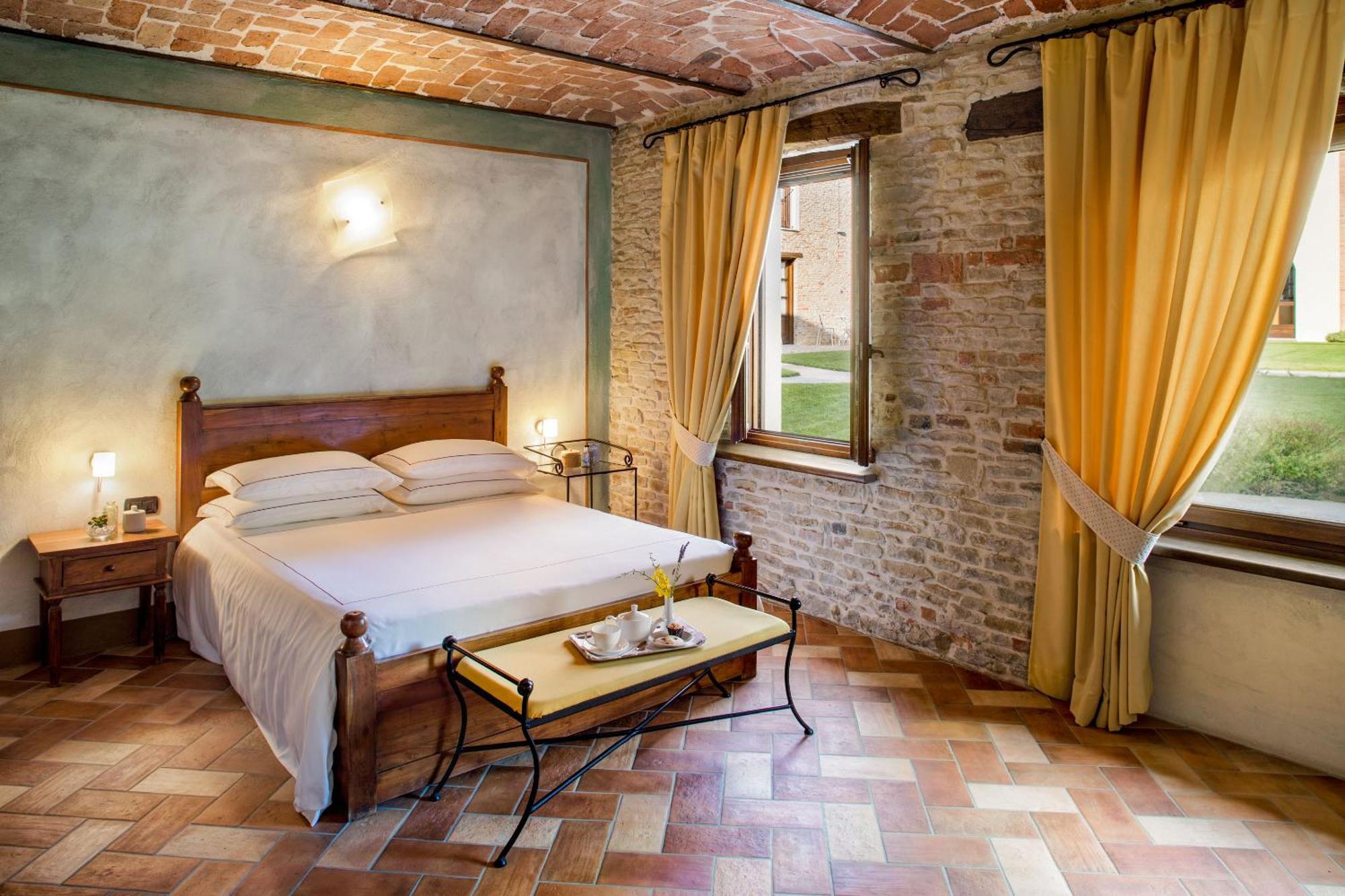 Relais Montemarino Hotel Borgomale Екстериор снимка