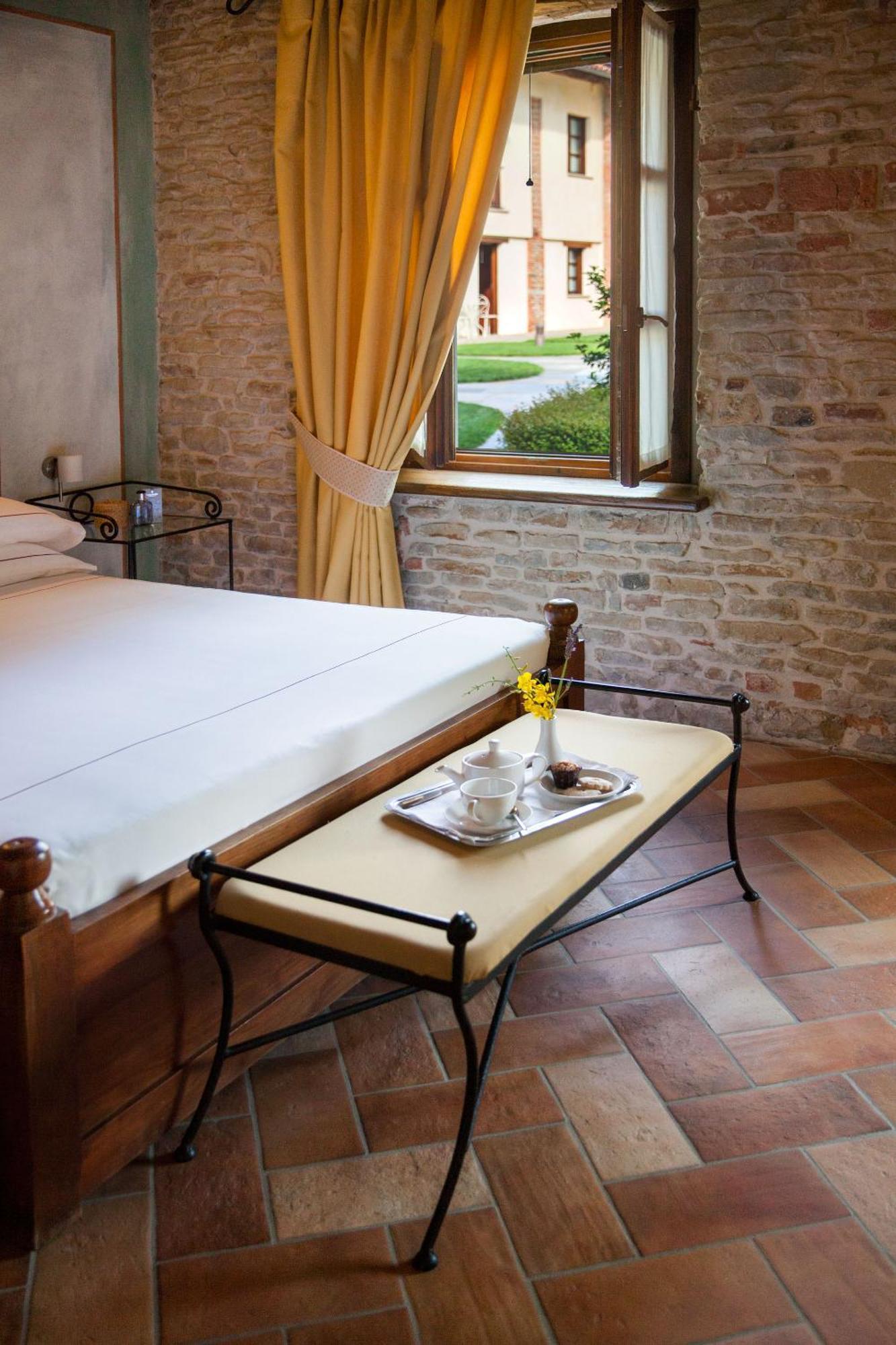 Relais Montemarino Hotel Borgomale Екстериор снимка
