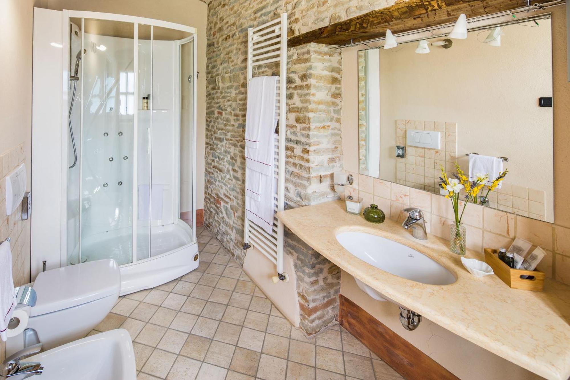 Relais Montemarino Hotel Borgomale Екстериор снимка