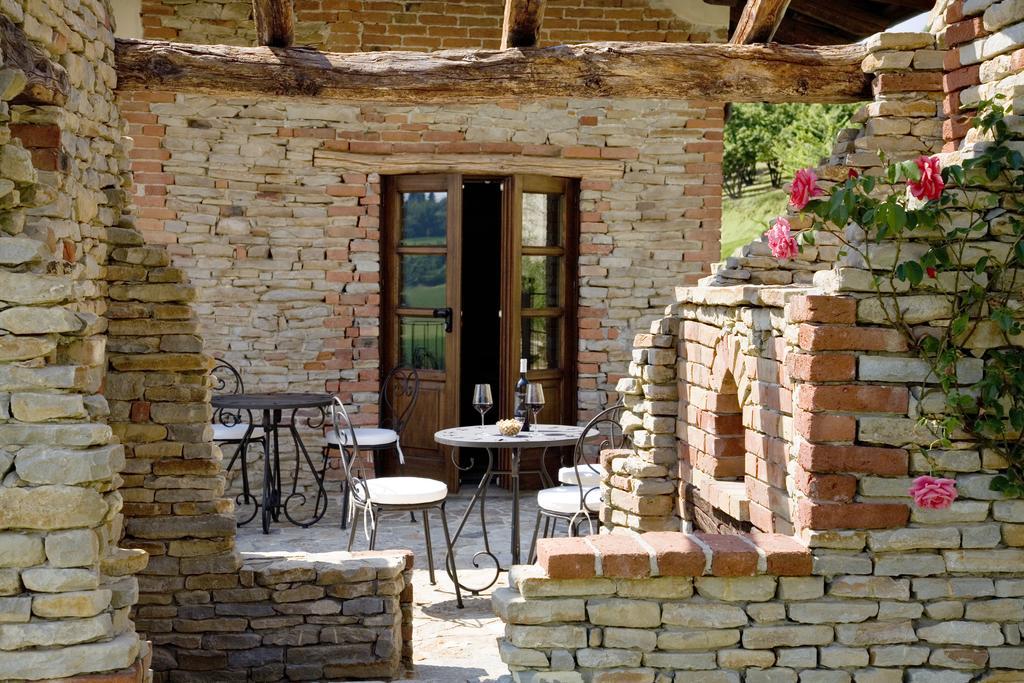 Relais Montemarino Hotel Borgomale Екстериор снимка